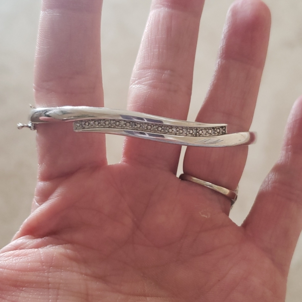 Diamond bangle bracelet